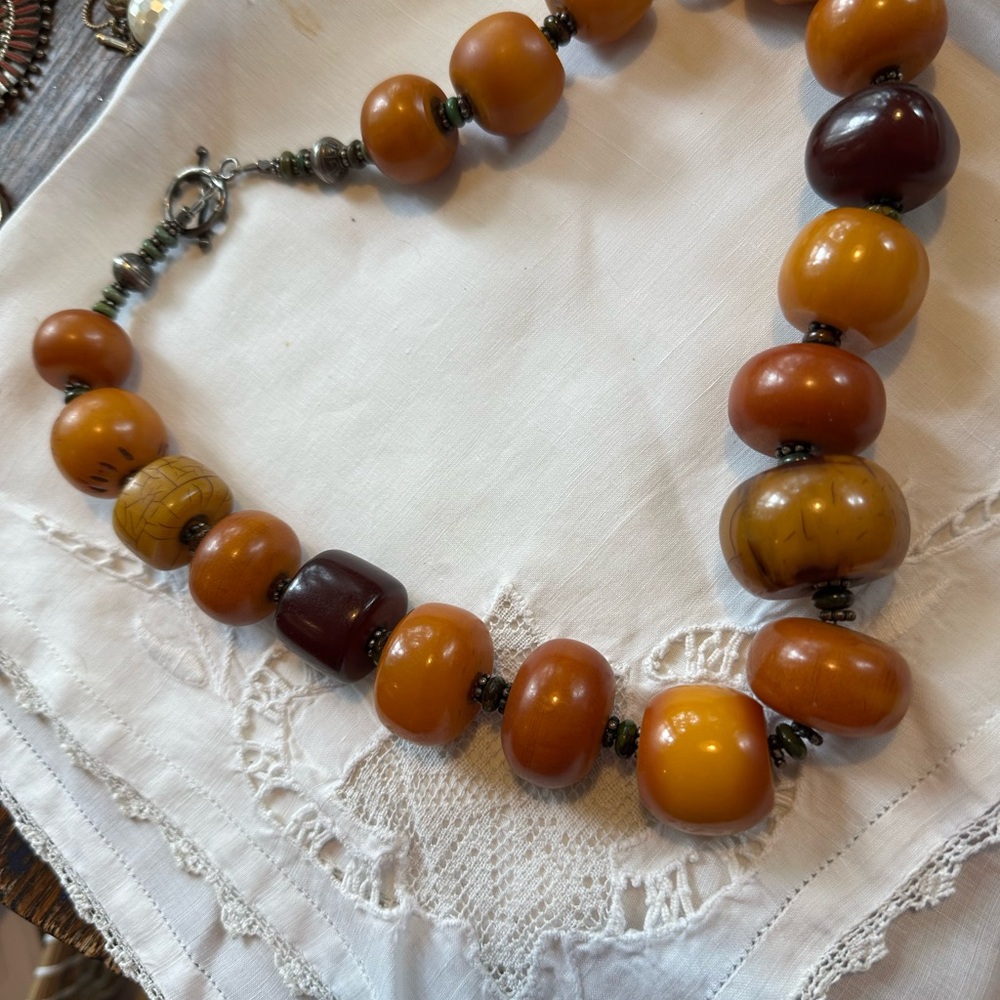Vintage Amber and Brown Beaded Necklace